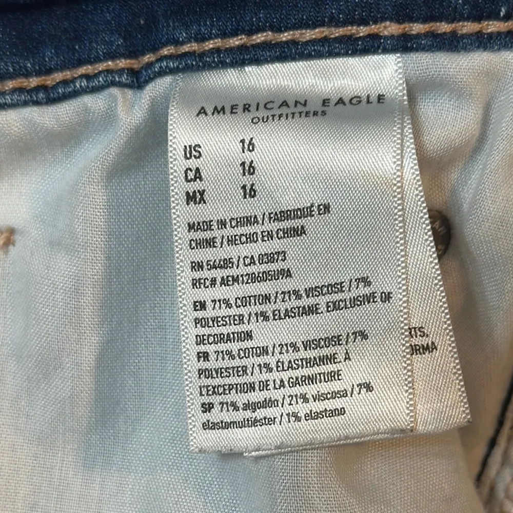 American Eagle hi-rise shortie Blue Jean Shorts High-Waisted Frayed size 16 - Image 5