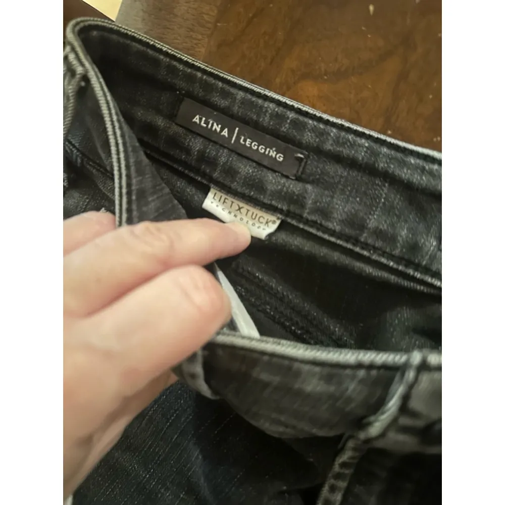 Women's NYDJ Black Alina Legging Lift x‎ Tuck Jeans Size 4 - Image 8