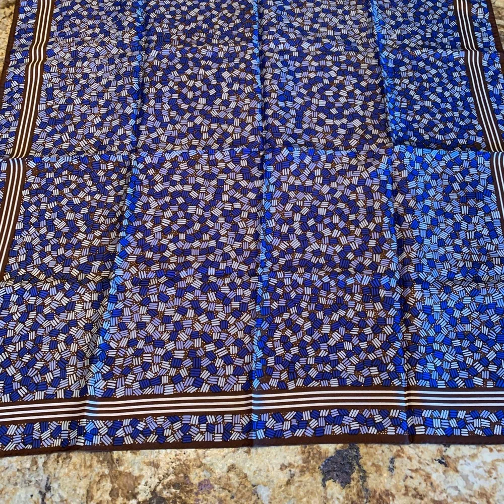 Scarf Echo 70% Chinon Azlon 30% Silk 22.5" x 22.5" Dry Clean Only Made in Japan Blue - Image 7