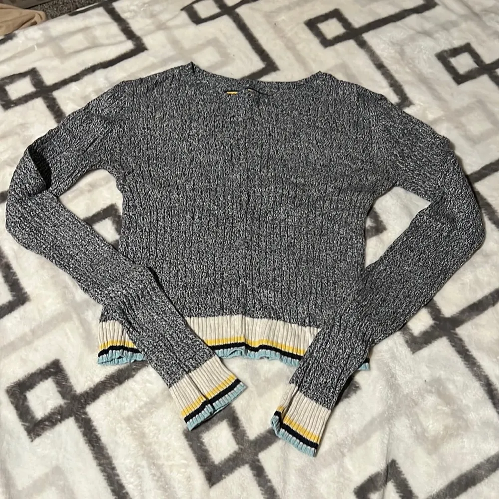 Prince & Fox Gray Cropped Sweater XS Ribbed Striped Yellow Blue Chic Casual Soft - Image 2