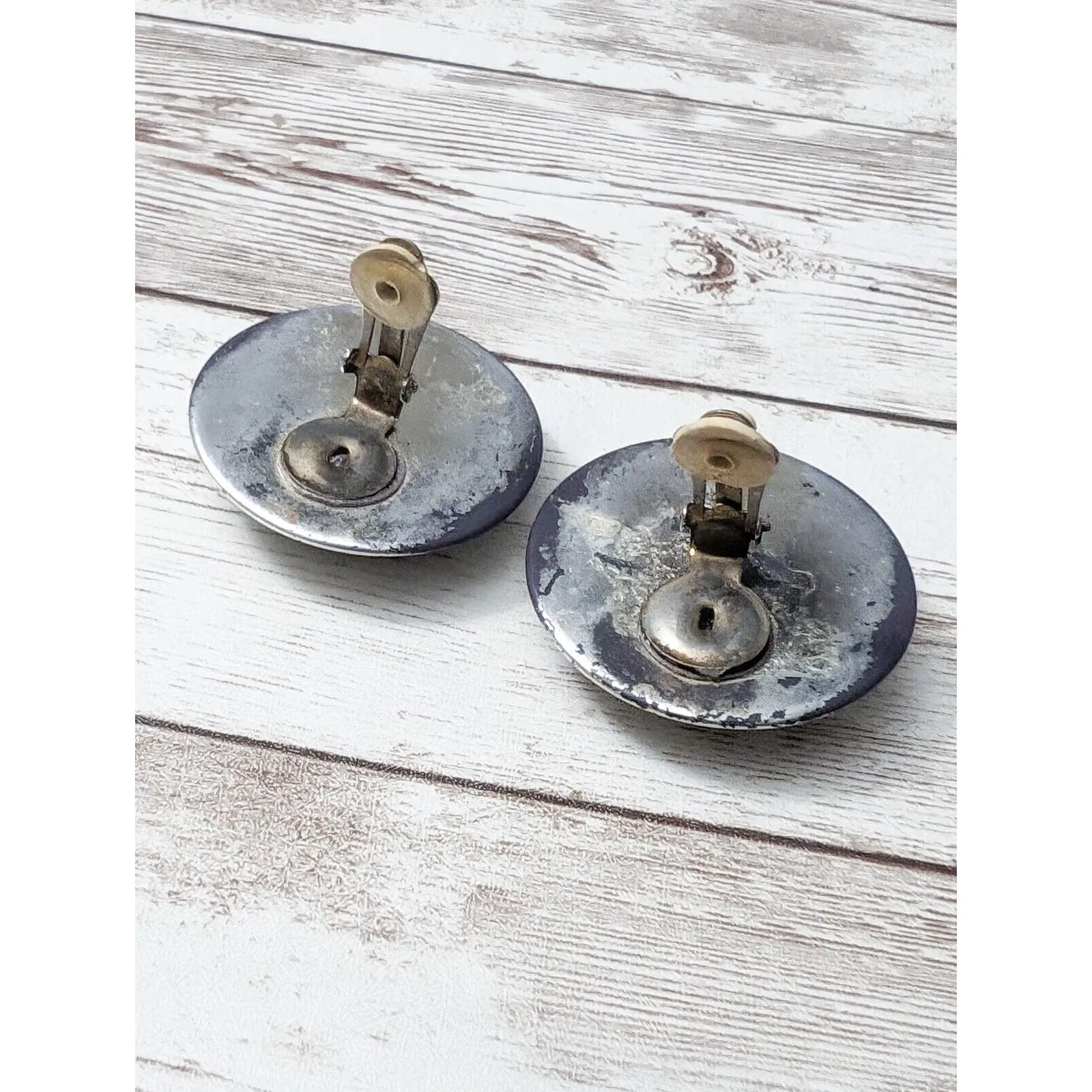 Vintage Clip On Earrings - Image 5