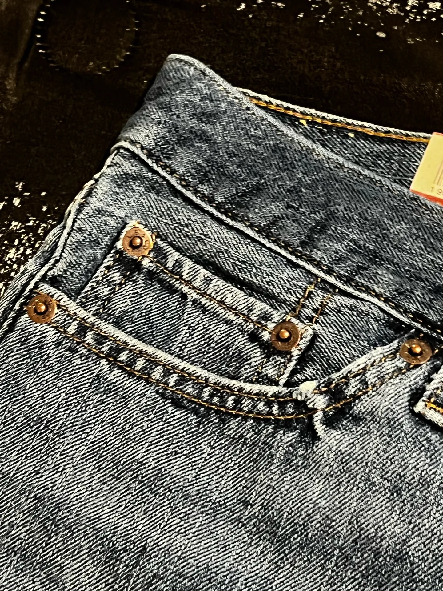 Womens NWT sz29" Levi Strauss cut off shorts midrise slim through hip - Image 4