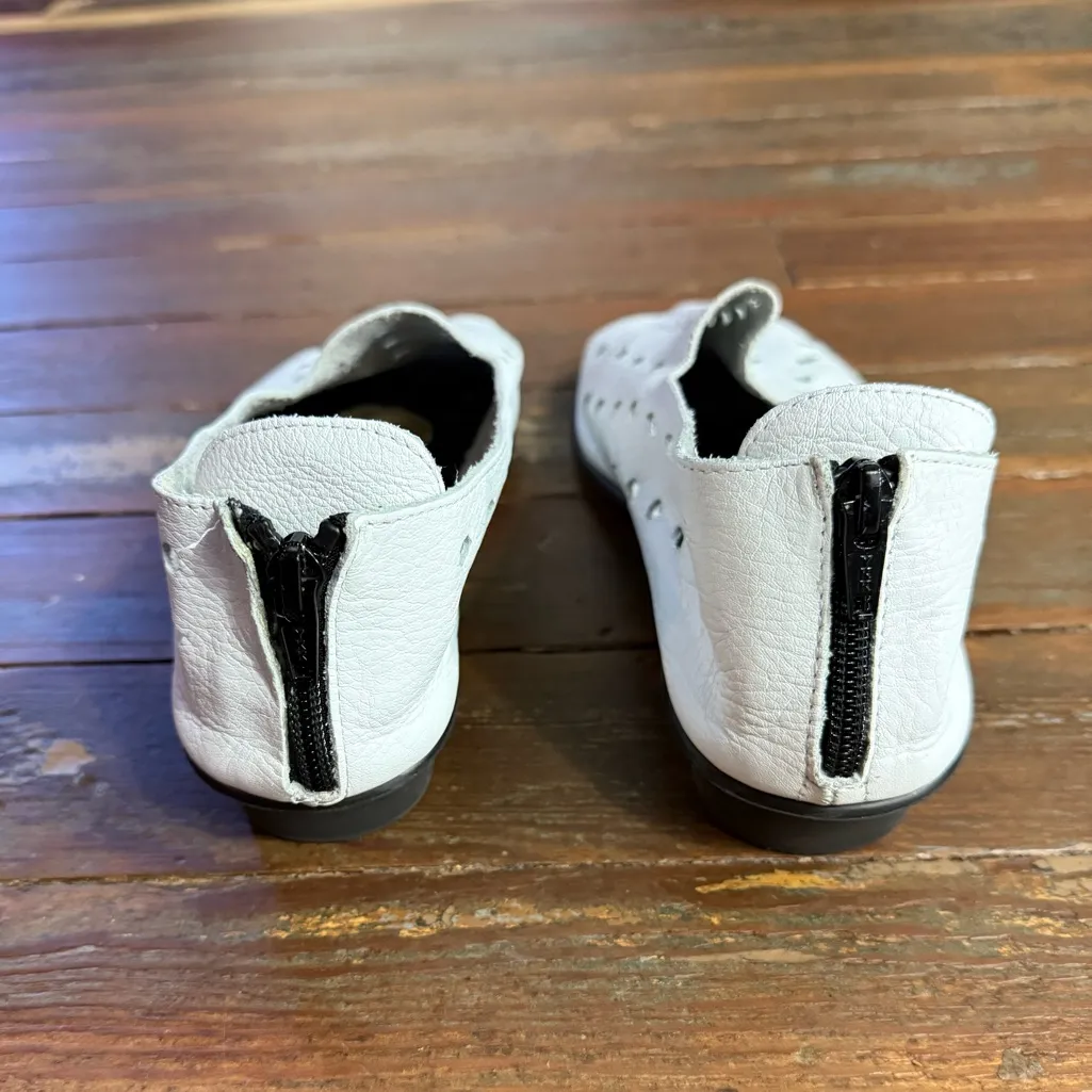 Sesto Meucci Evonne Open Toe White Perforated Leather Flat ~ Size 8.5 💛🍄 - Image 4