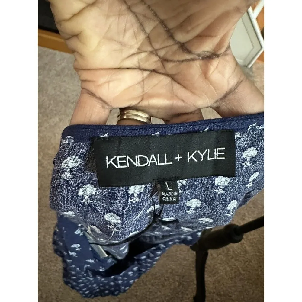 Kendall & Kylie Button Up Long Sleeve Indigo Ditsy  Crop Top Blue Size L NWT - Image 8