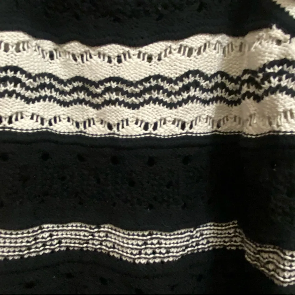 Ann Taylor Loft Womens Crocheted Tank Top XL Black & White Ruffle Sleeve Crochet - Image 4