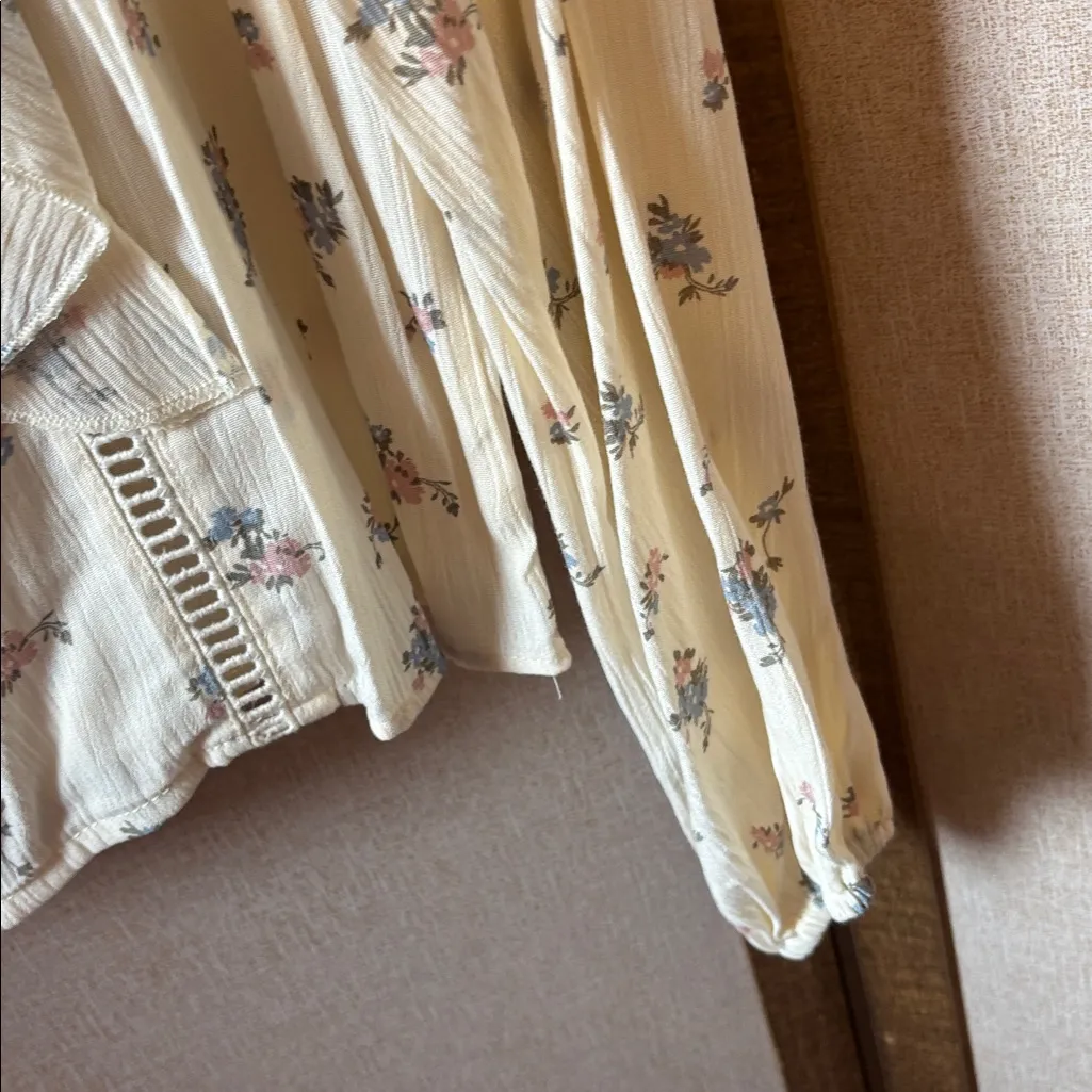 Planet Gold Cream Floral Ruffle Top large - Image 3