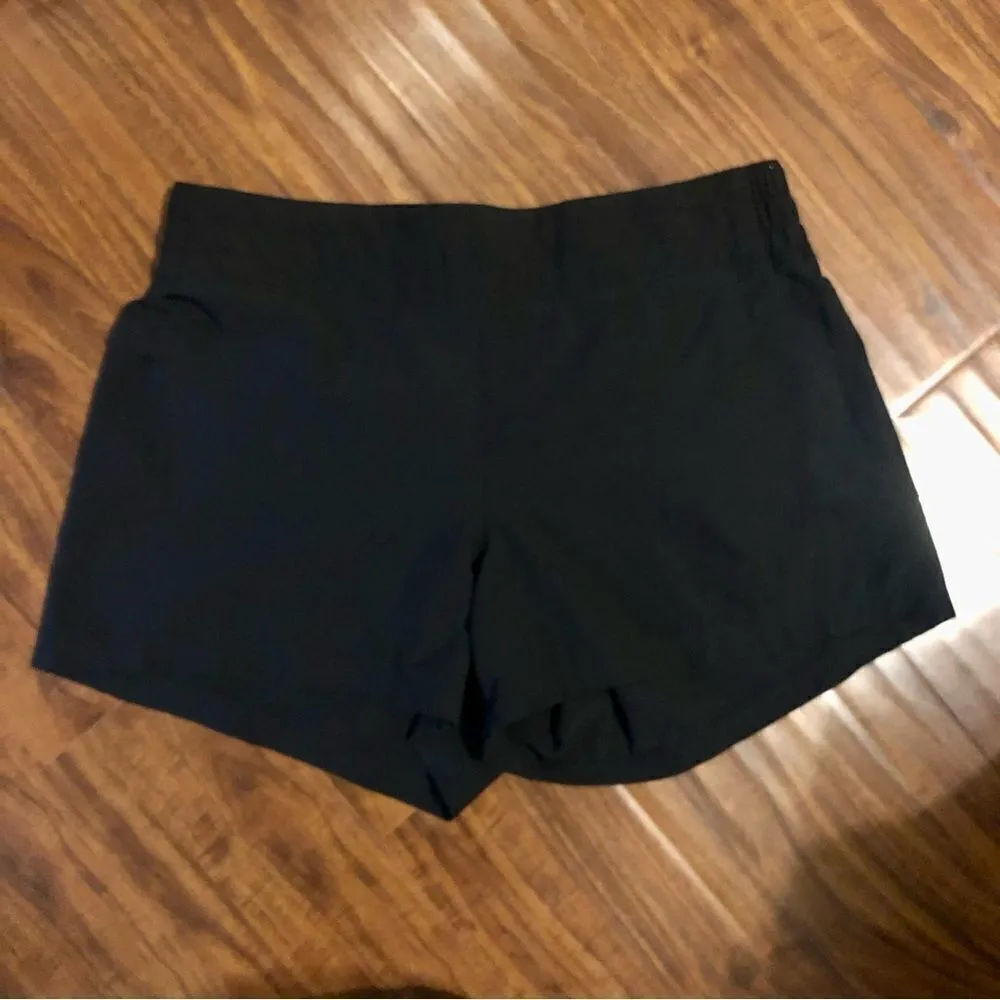 2 bcg Black Shorts with a Side Pocket Size Medium - Image 2