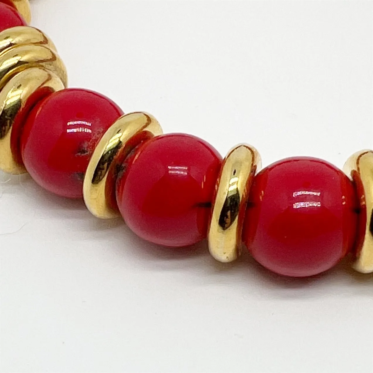 Vintage Gold Tone and Red Bead Necklace and Bracelet Matching Jewelry Set - Image 4
