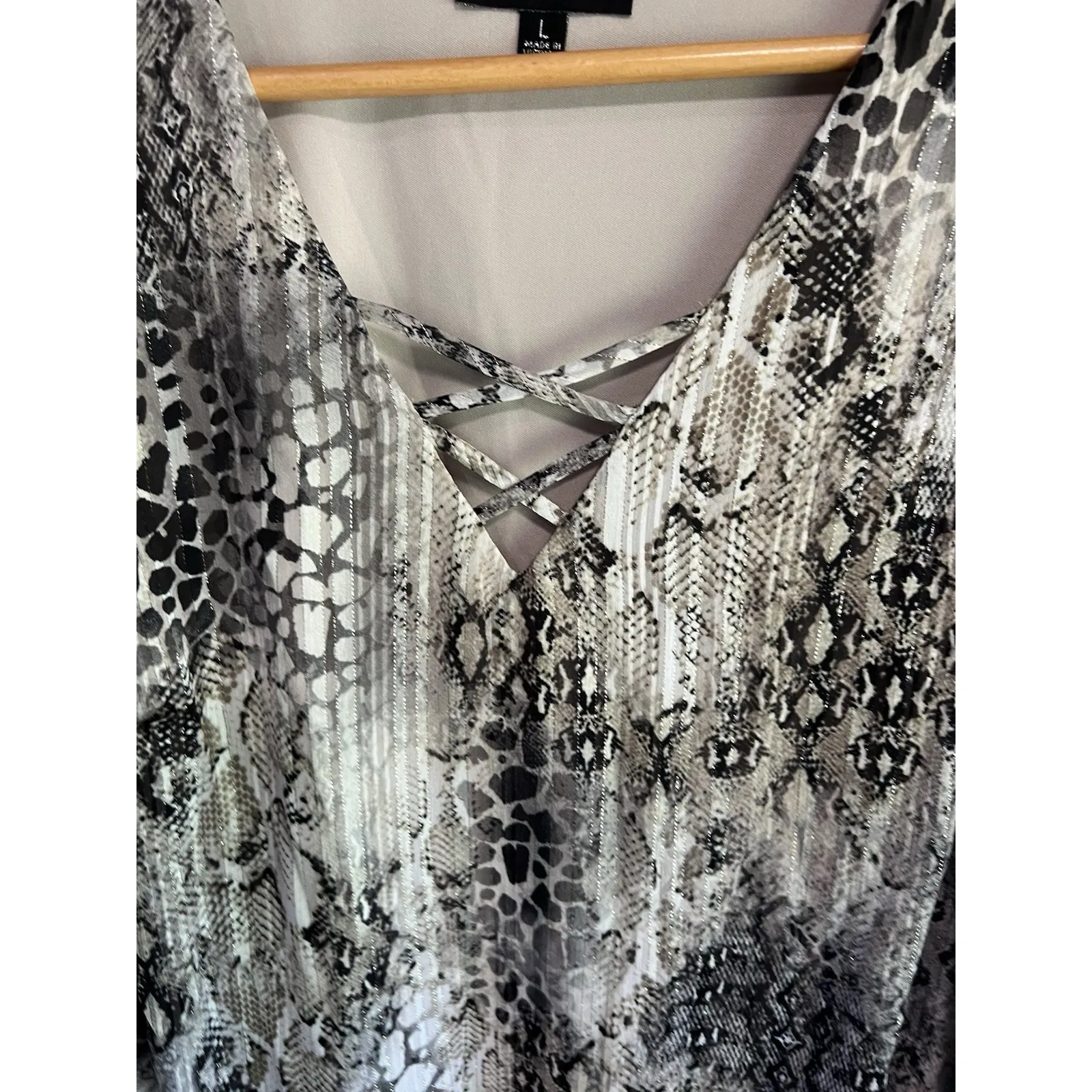 Sara Michelle Flare Sleeves Crossover Bell Bottom Top Size Large Animal‎ Print - Image 10