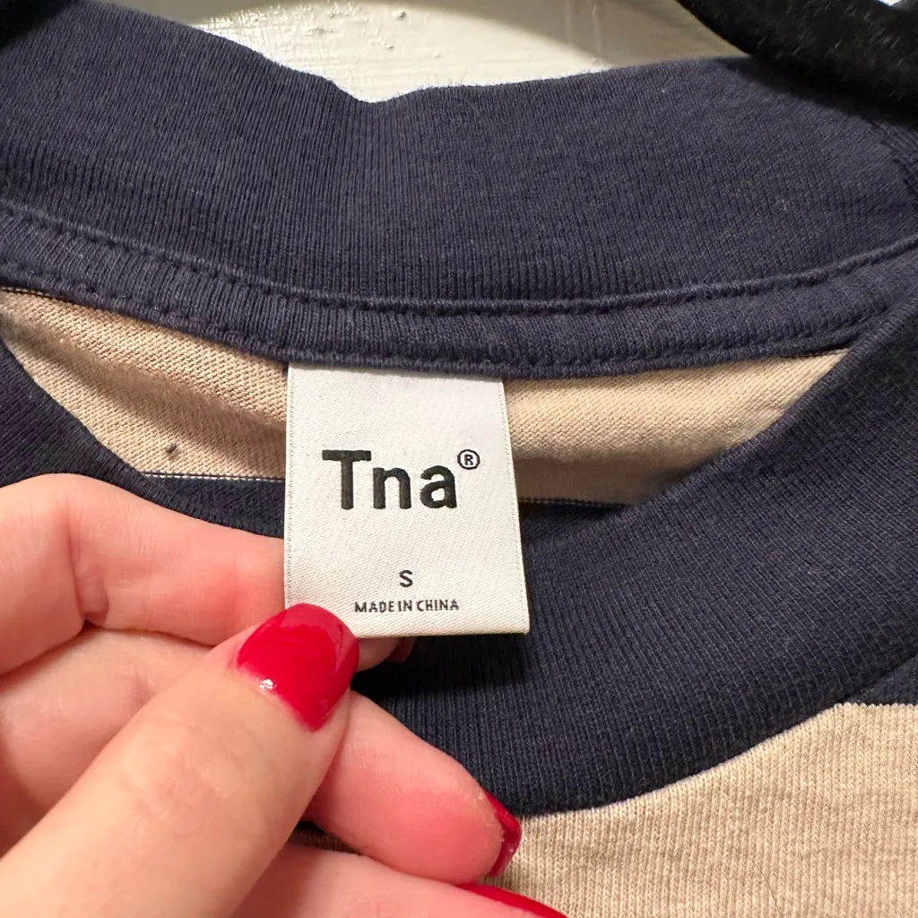 TNA Aritzia Striped Cropped Long‎ Sleeve Top Size Small - Image 3