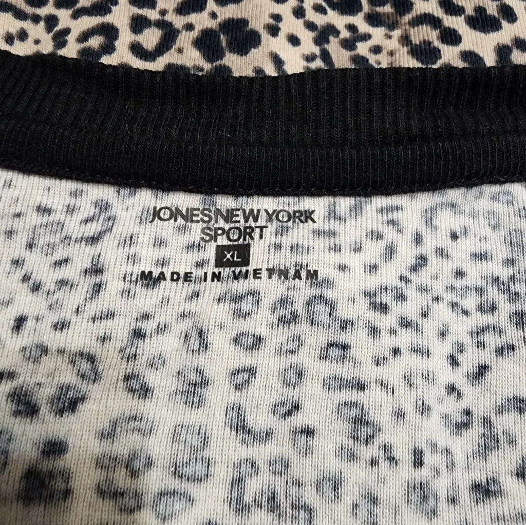 Jones New York Sport Animal Print Blouse Size XL NWT - Image 3
