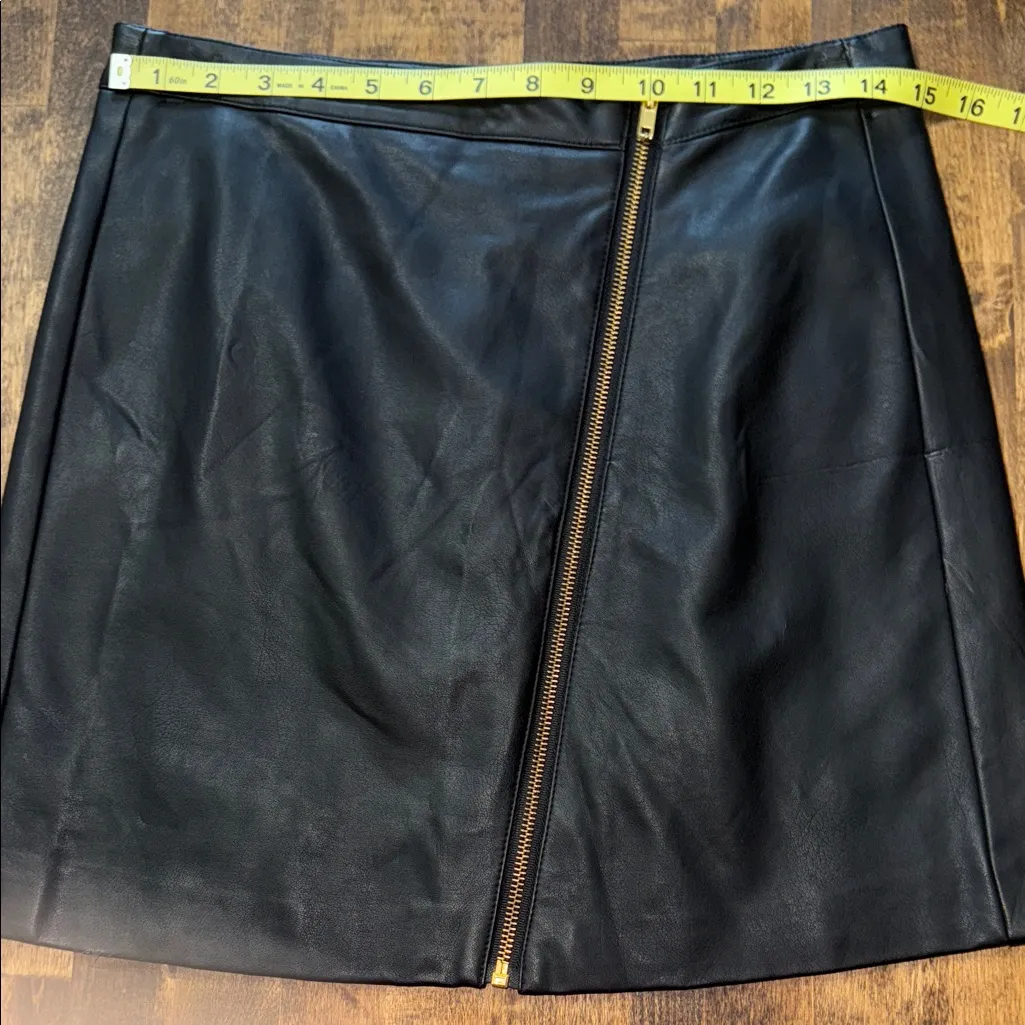 GB GIANI BINI Black Faux Leather Mini Skirt w/ Gold Zipper Size 9 NWT - Image 10
