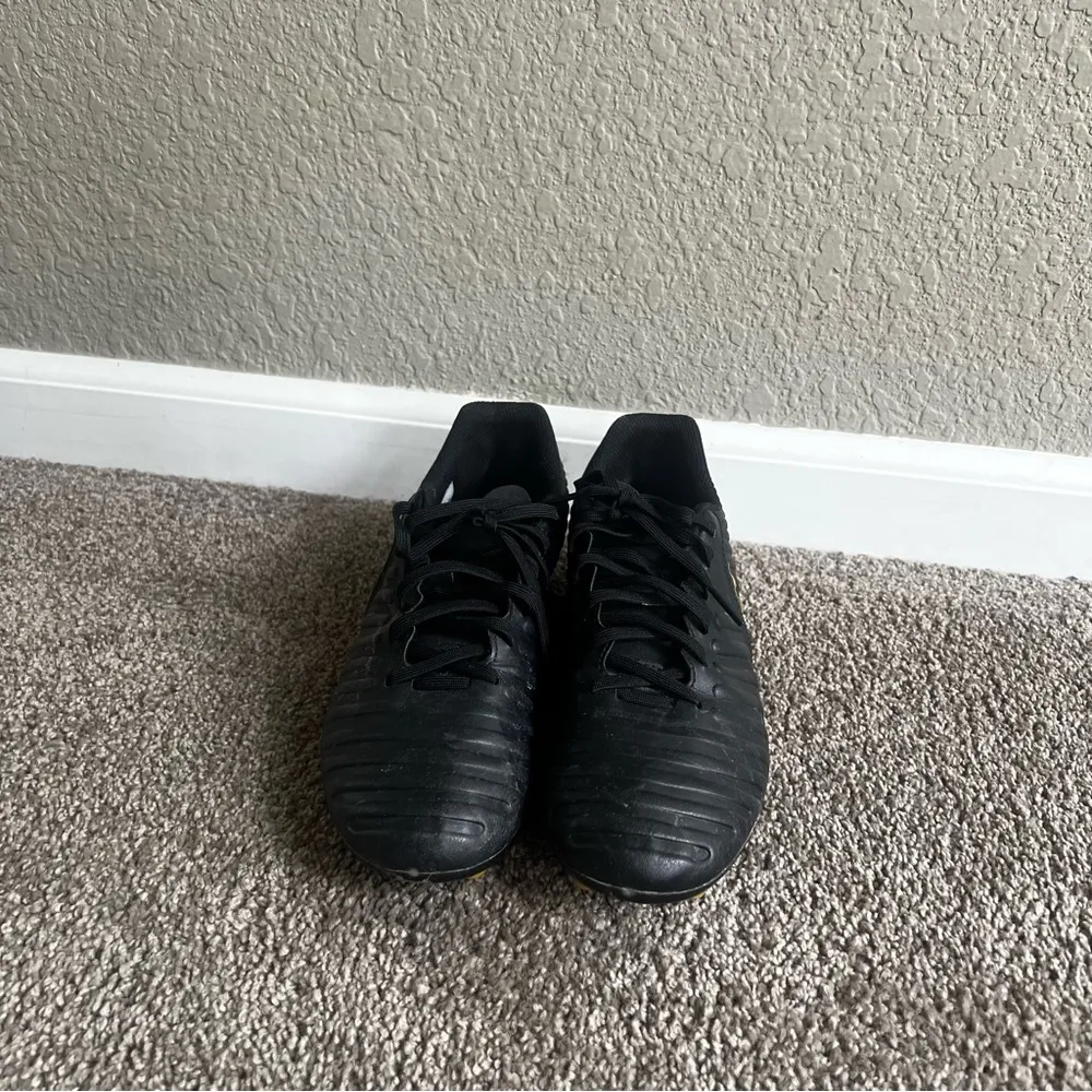 Nike Black and Gold Athletic Soccer Cleats - Image 3