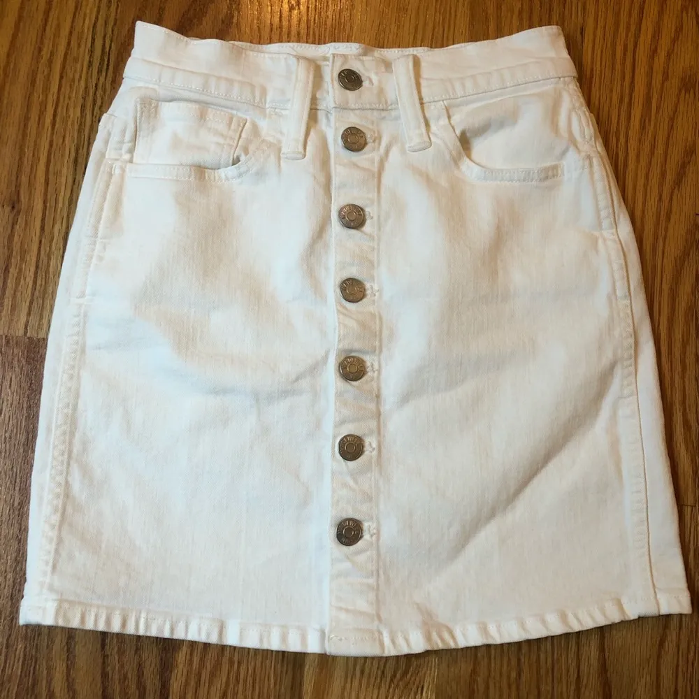 Madewell white button front denim skirt size 24 - Image 4