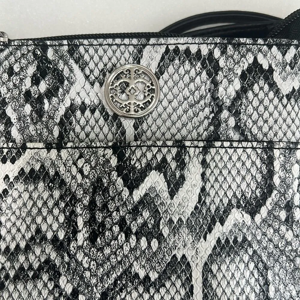 NWT Mimi x Jules Medallion
Crossbody - Image 3
