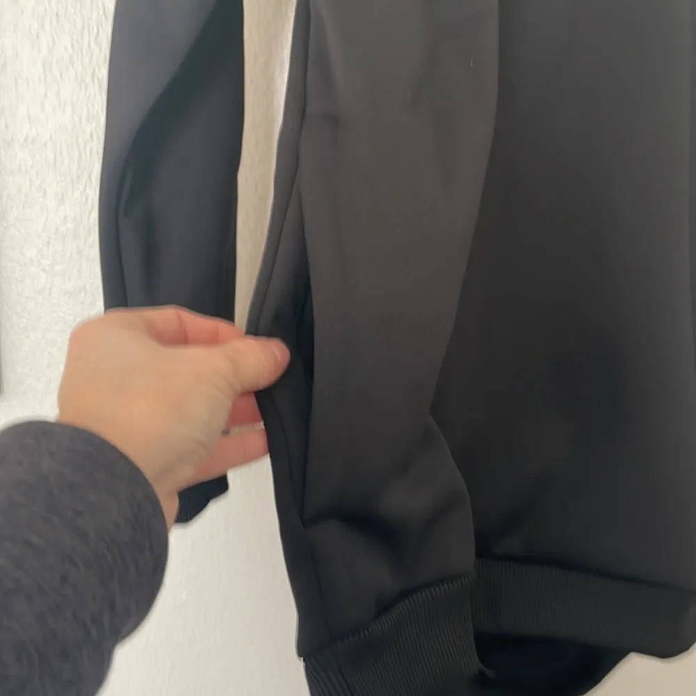 NWT Women’s Gear Up Black/White Hoody Sweatshirt Size Small - Image 4