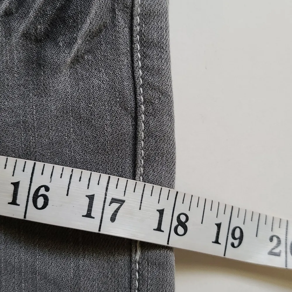 Ecko red cropped jeans size 5 - Image 9