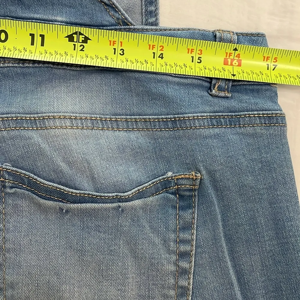 Wax Jean Distressed Blue Denim Overall Shorts Womens Size 1X Light Wash NEW - Image 5