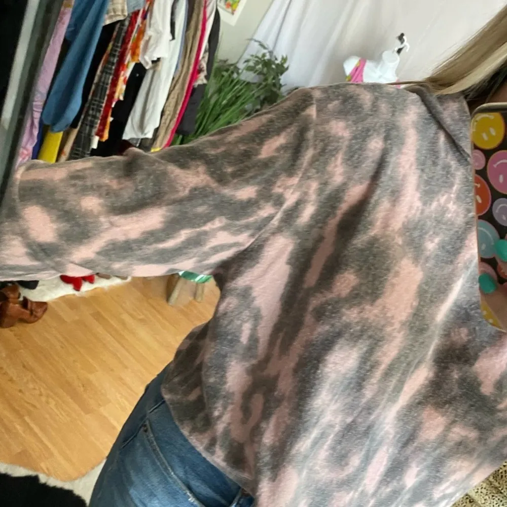 NWT blankNYC fuzzy leopard cheetah cropped hoodie - Image 51