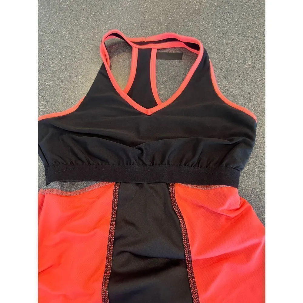 Reebok  tank top size small - Image 3