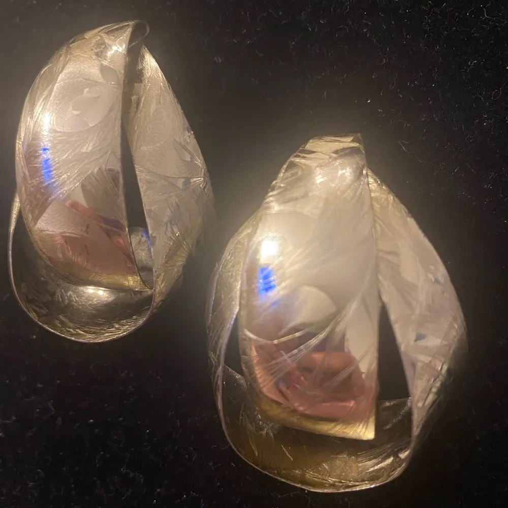 Vintage Etched Silver tone Earrings - Image 7