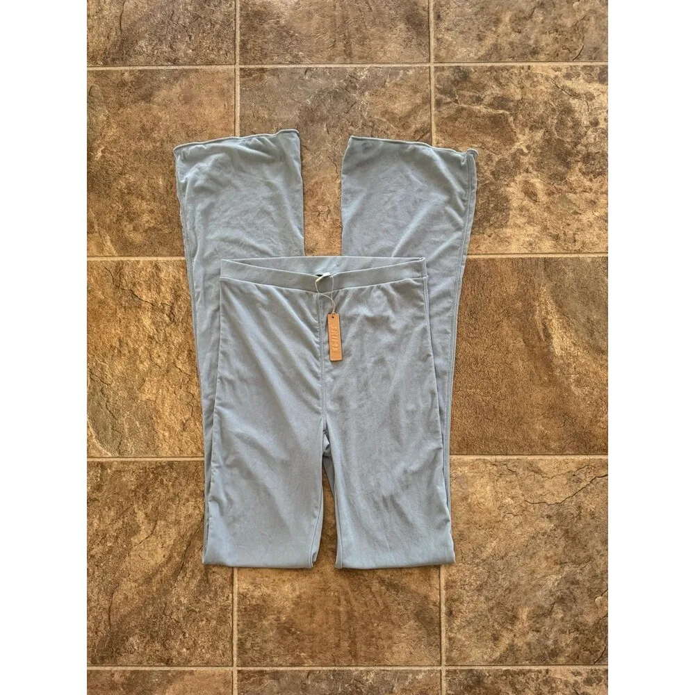 SKIMS  Summer Mesh Pant Sky Size Medium - Image 7