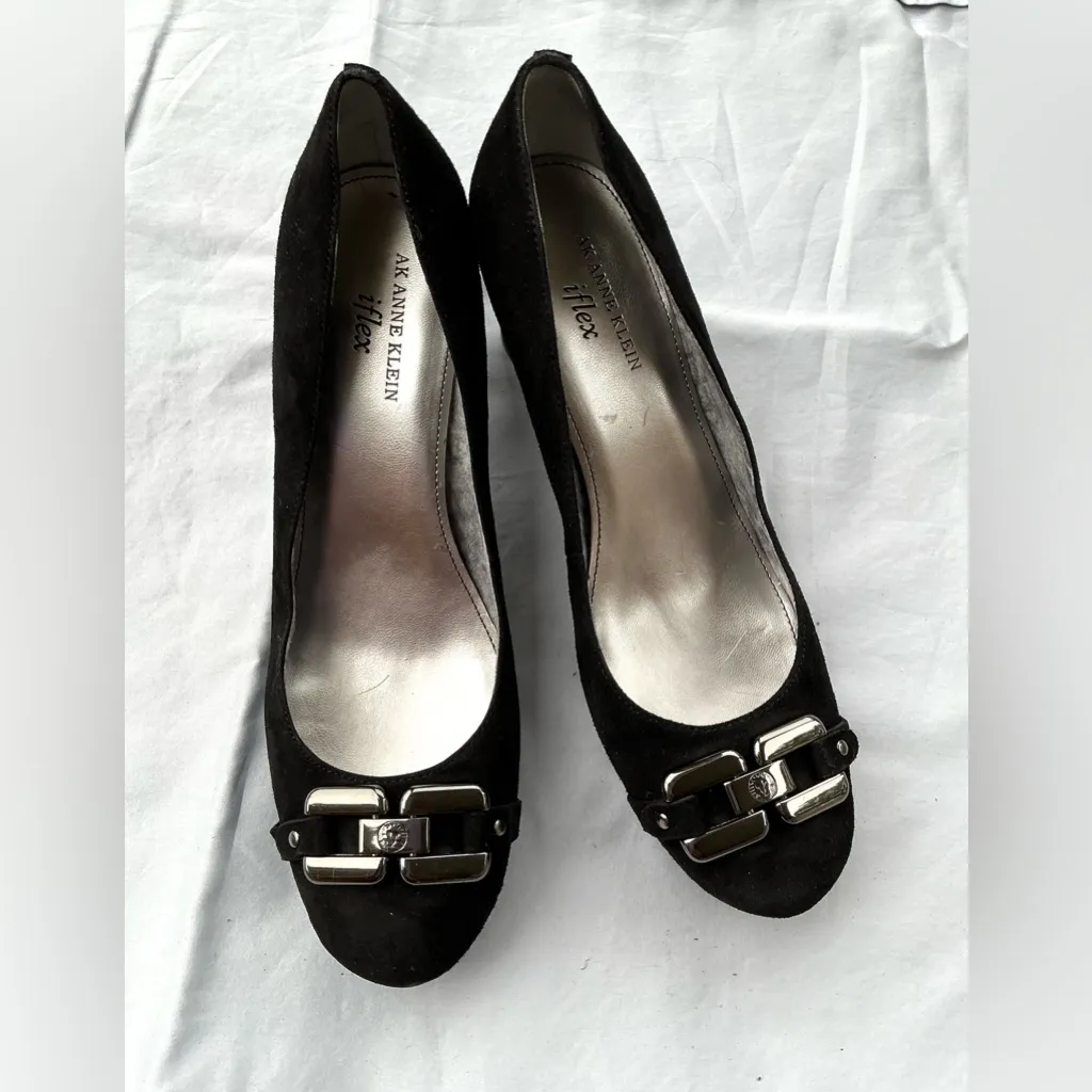 Classy Medium heel pumps 🖤🖤 - Image 2