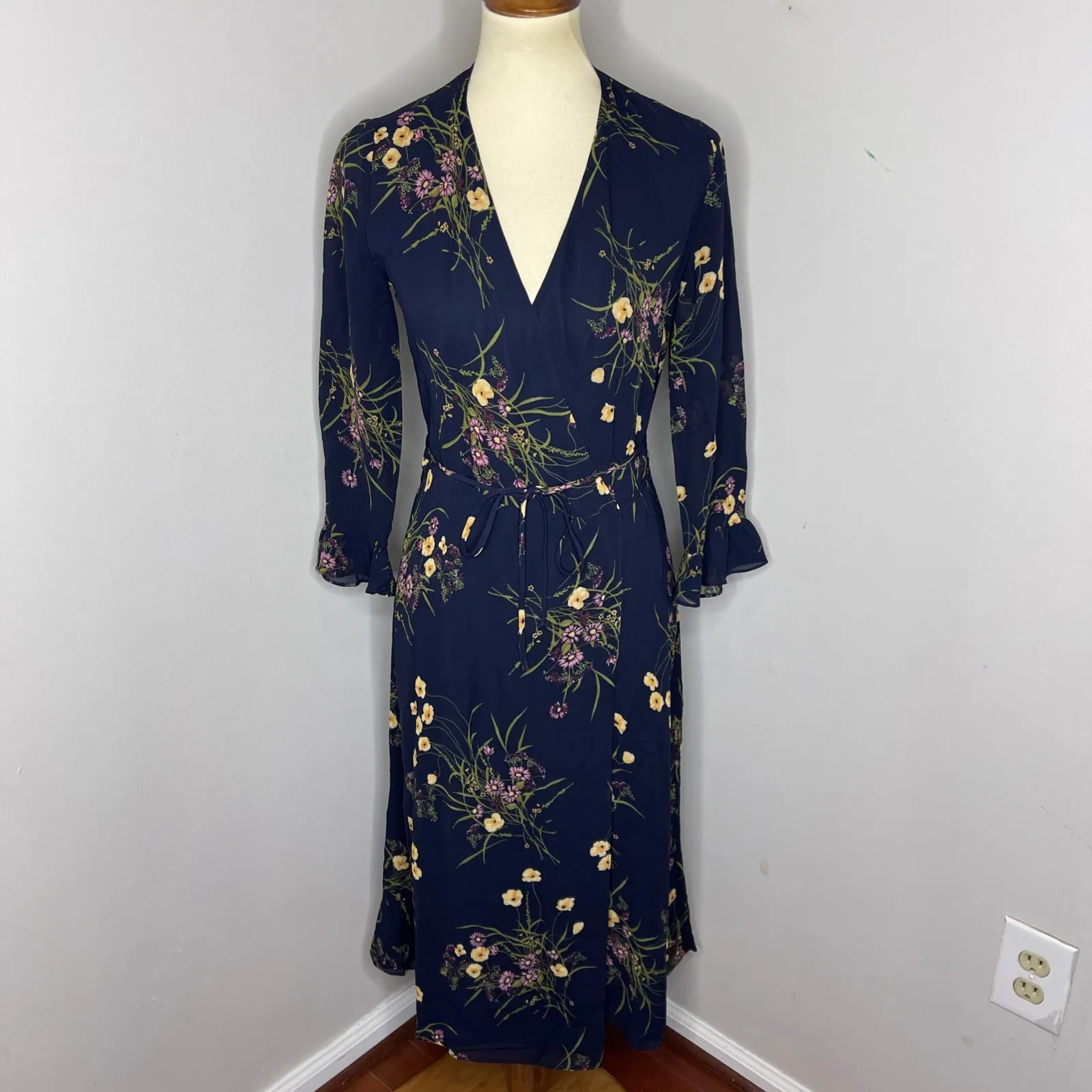 Reformation Mulberry Wrap‎ Dress in Mademoiselle Blue Floral Small - Image 2