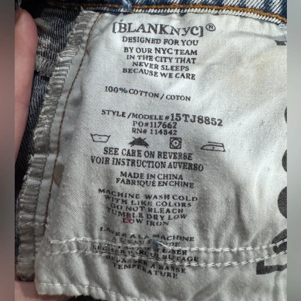 BLANK NYC GRAPHIC BUTTON FLY DISTRESSED SORTS SZ 28/8 - Image 7