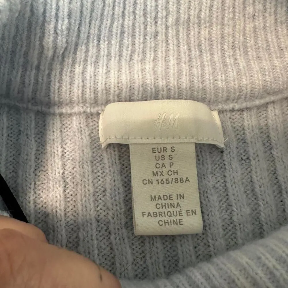H&M Soft and cozy light blue oversized Sweater - Image 3