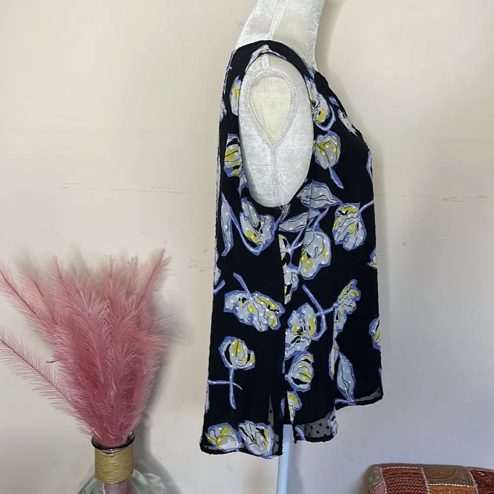 Apt 9 • floral raised Swiss dot sleeveless blouse - Image 30