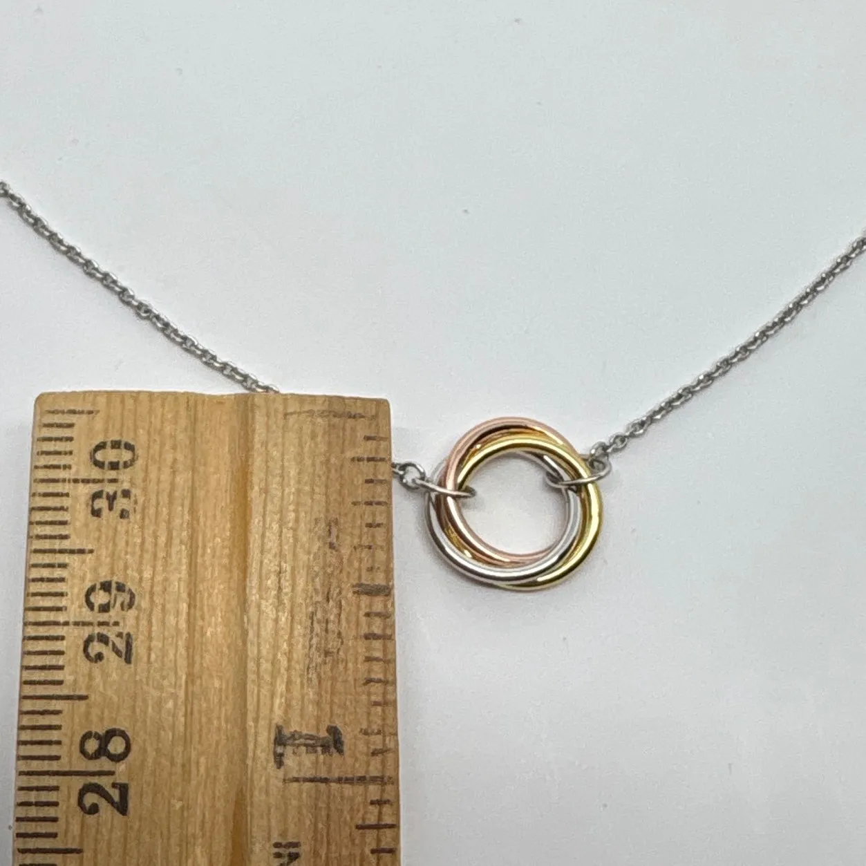 Vintage Origami Owl Tri Tone Interlocking Circles Pendant Necklace Adjustable - Image 4