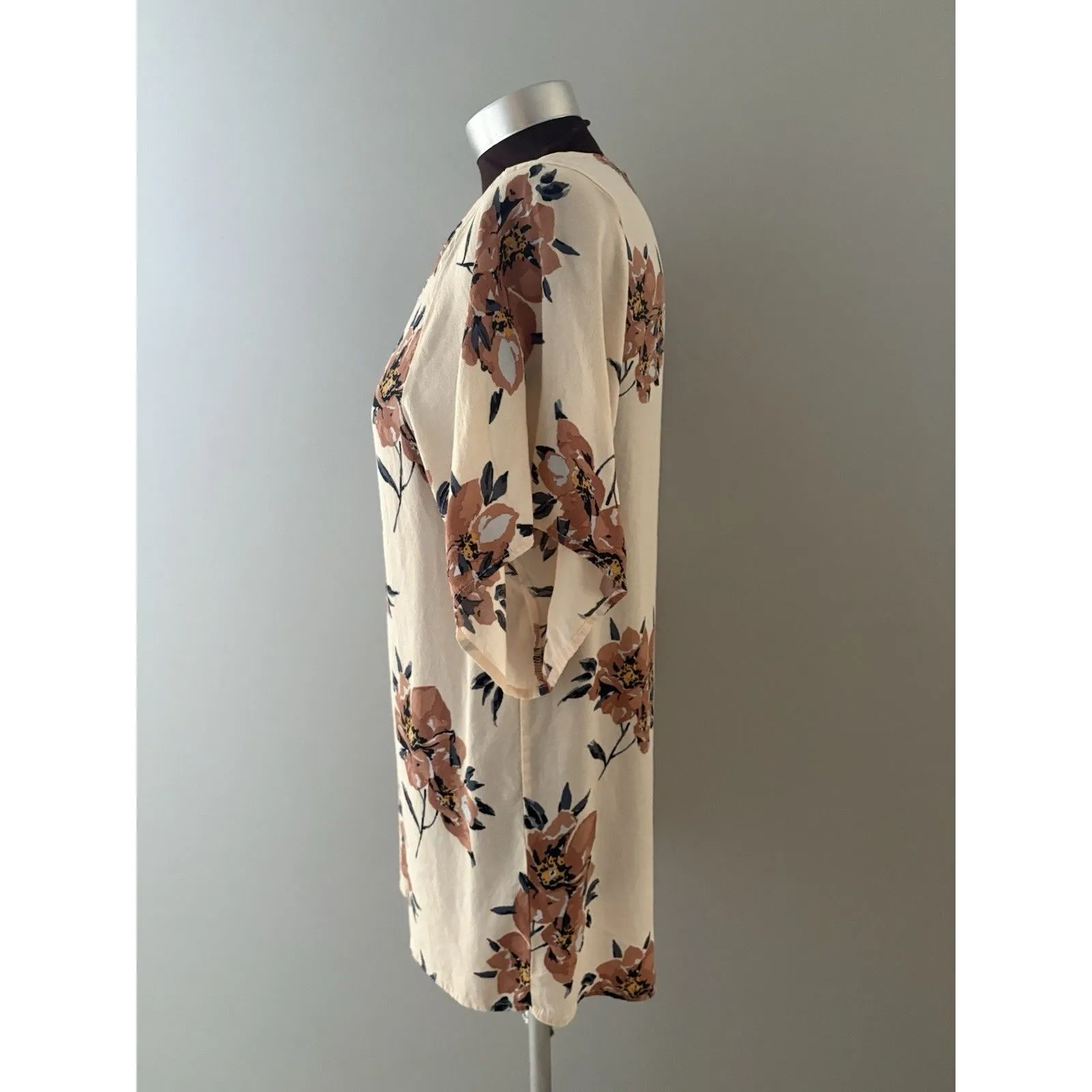Saltwater Luxe Top Womens OS Ivory Floral Open Front Boho Festival Forest Kimono - Image 4