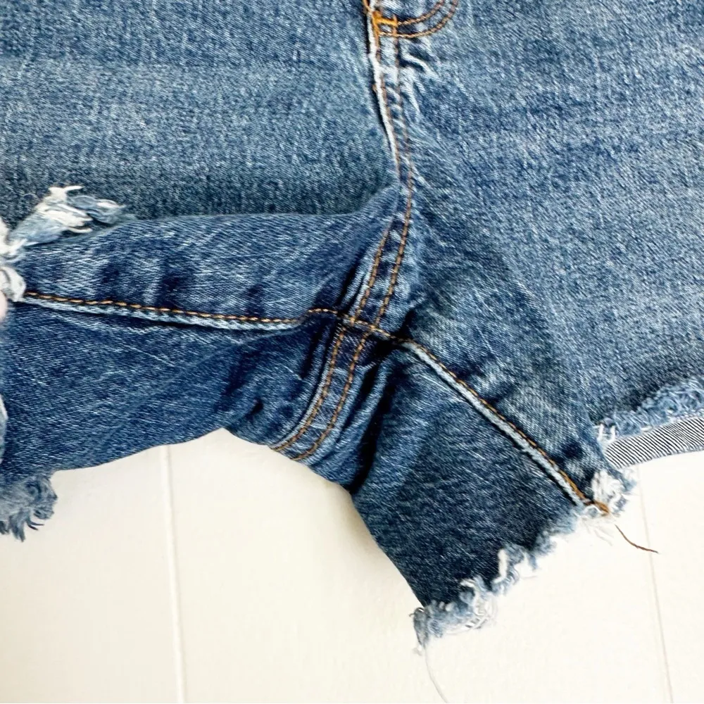 TARGET Universal Thread Vintage Midi Shorts Blue 10/30 - Image 2