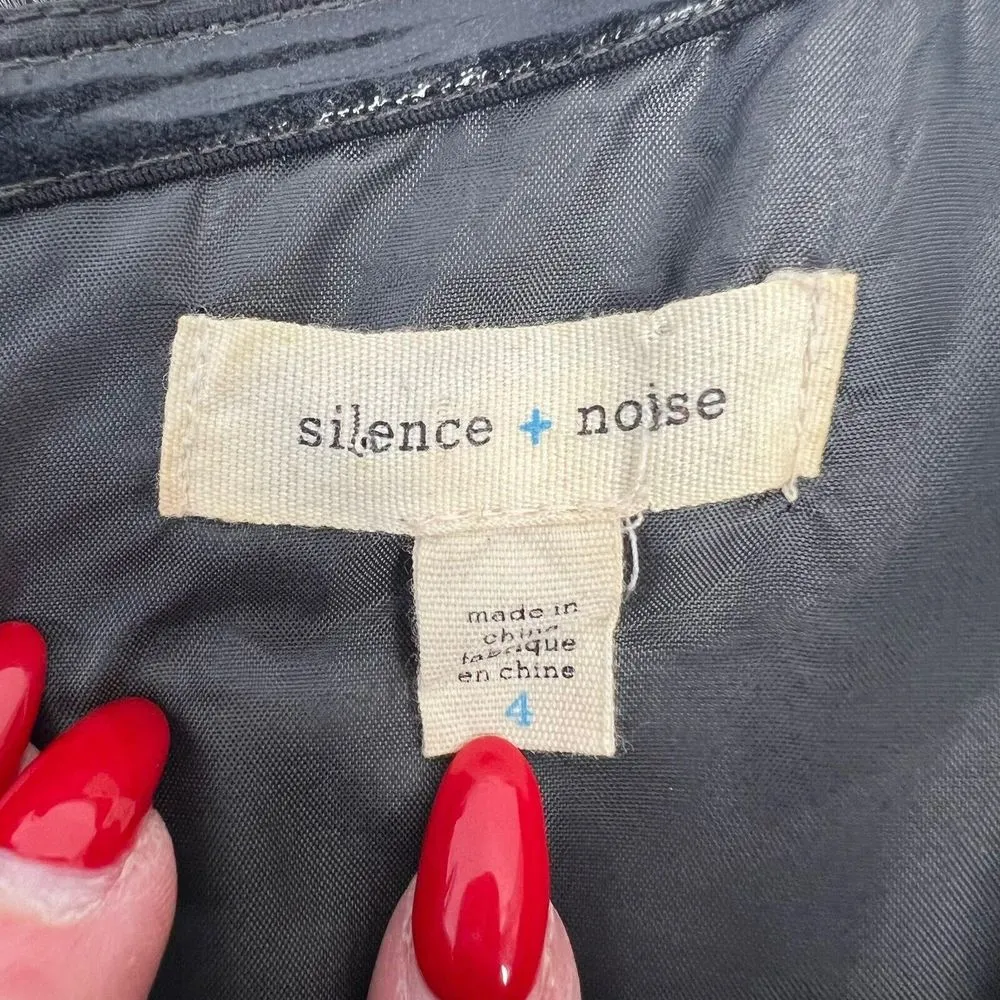 Urban Outfitters Silence + Noise Size 4 Dress Pewter Pleated Cocktail Metallic - Image 9