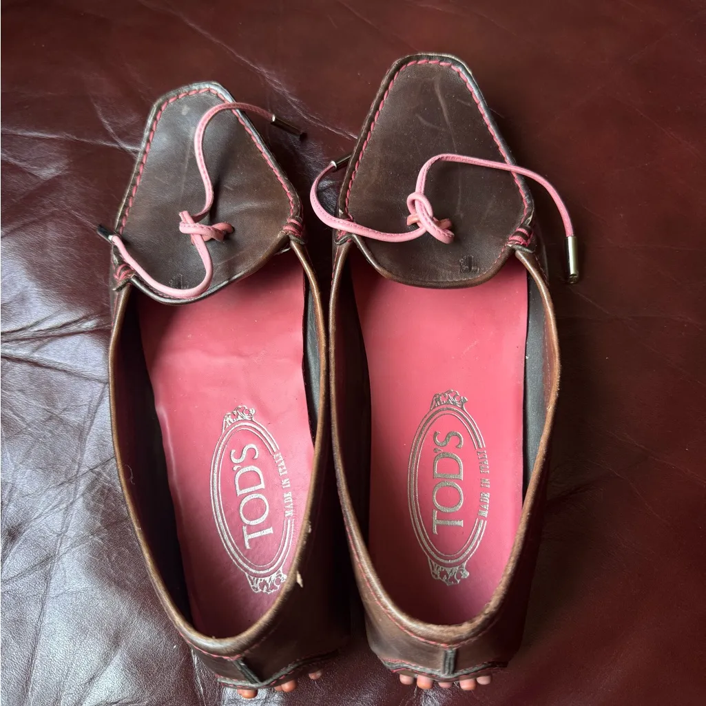 Tod's  Brown Loafers with Pink Laces - Image 3