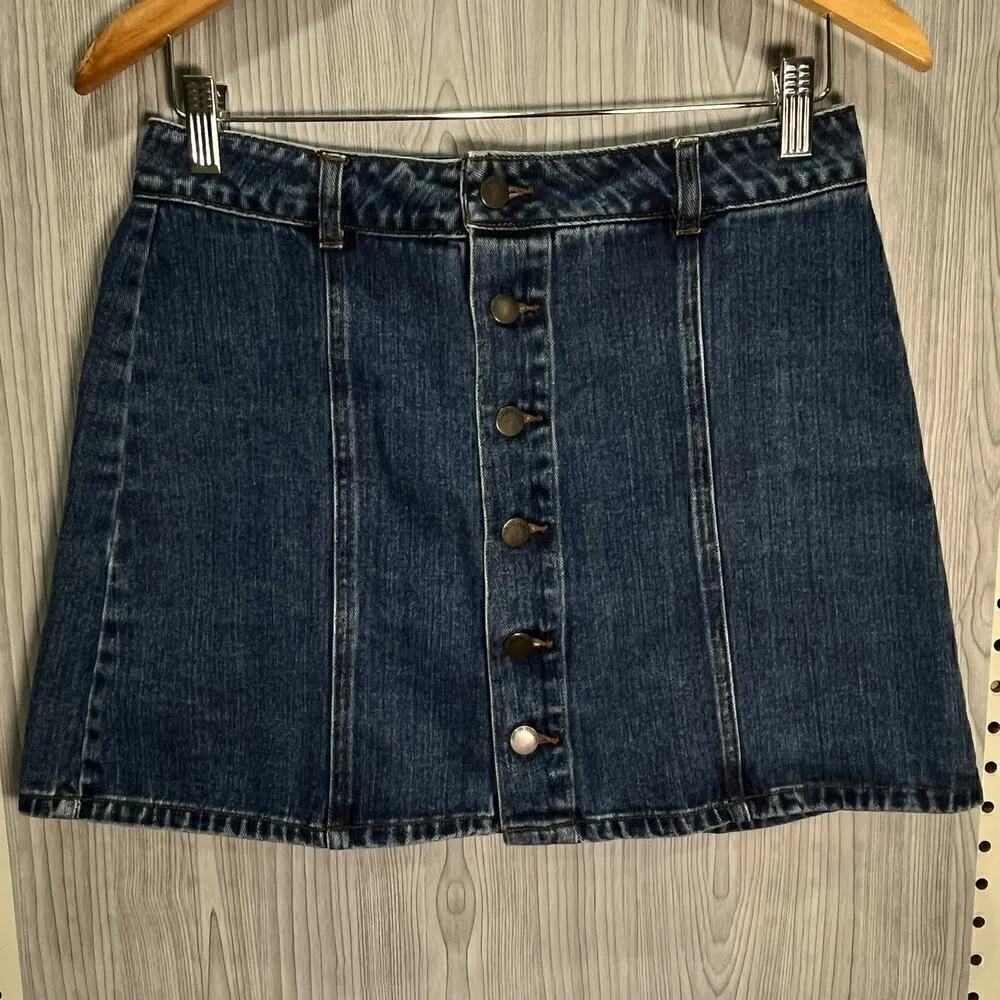 Life in Progress  Mini Denim Button-up Skirt Medium - Image 2