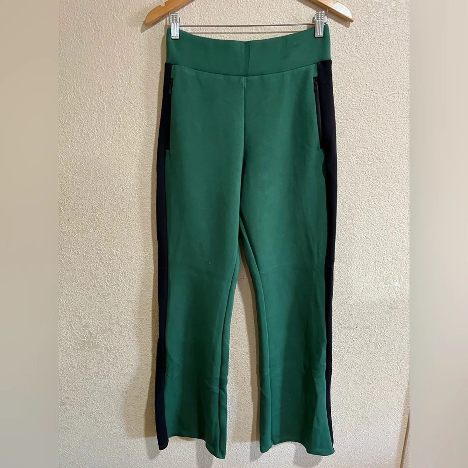 Michi Carve Flare Pant High Waist Color Block Scuba
Stripe Pine Green Black L Size L - Image 3