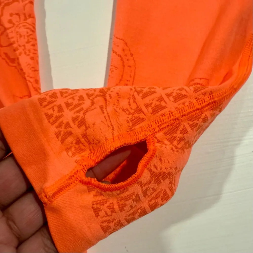 ATHLETA TATTO TWIST TOP IN NEON ORANGE SIZE M - Image 6