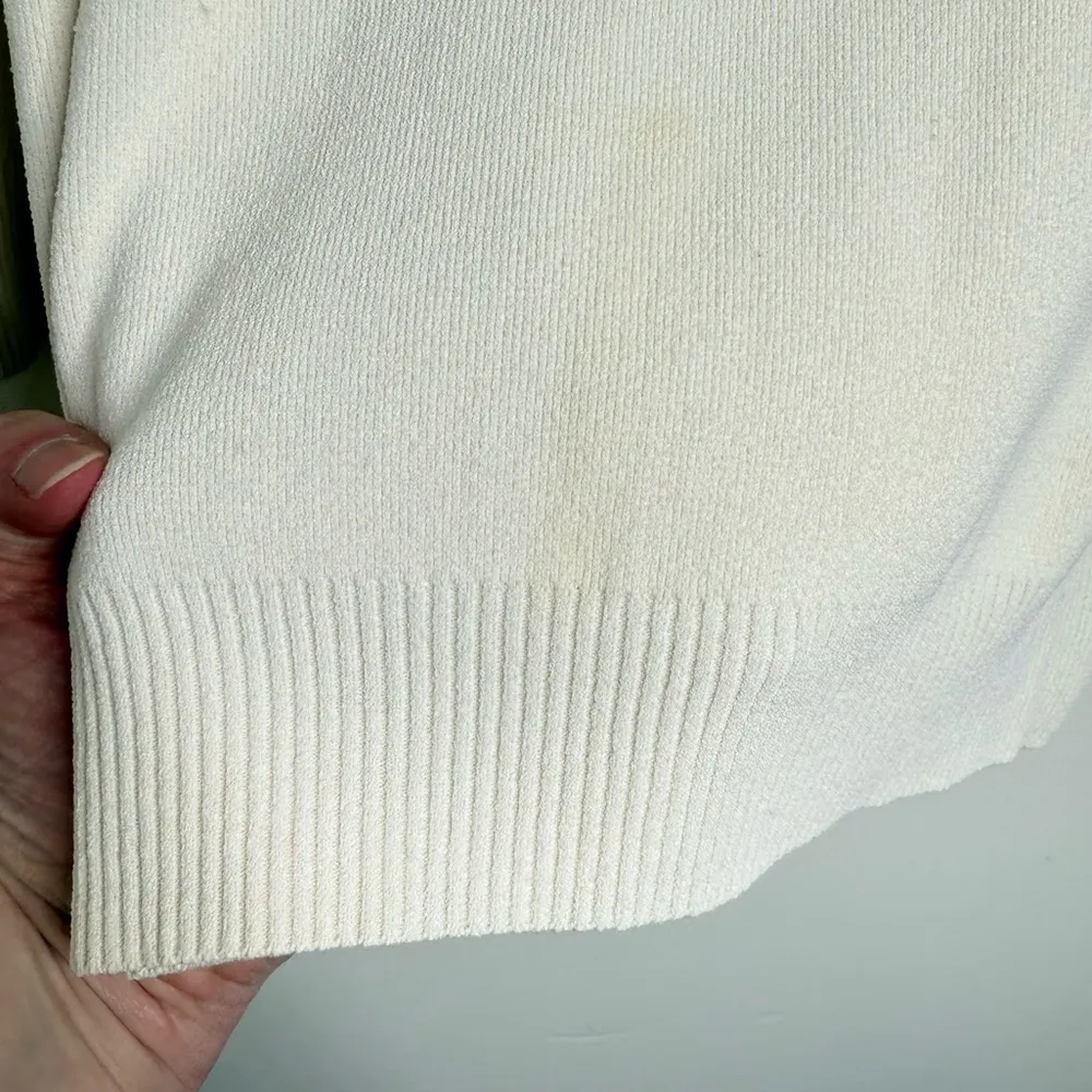 Free w/ any purchase Liz Claiborne Petite Sweater Top Large P Crochet Detail - Image 2