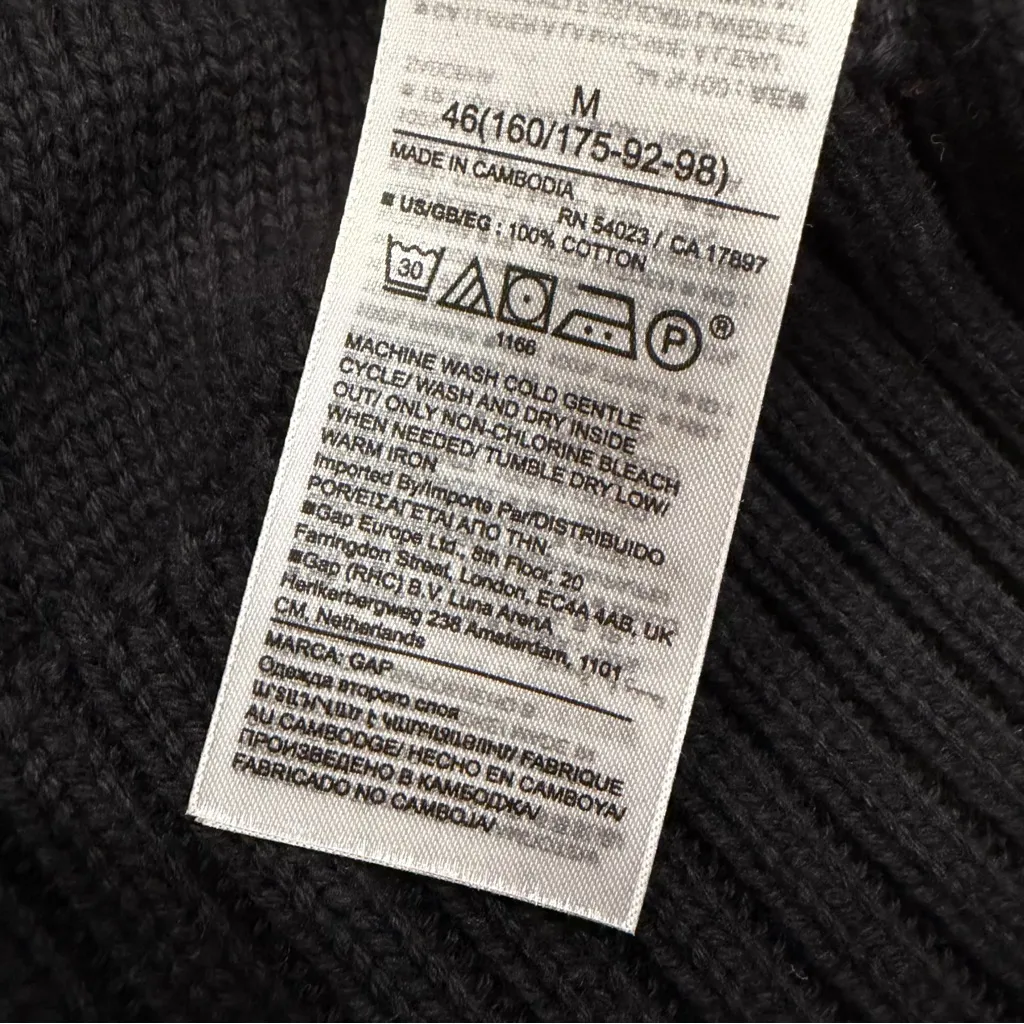 NEW Gap Black Cable-knit Crewneck Pullover Sweater size Medium - Image 6