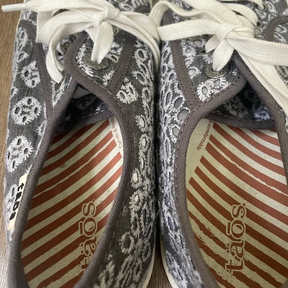 Taos Star Lite Grey Eyelet Shoes Lace Up Comfort Sneakers Embroidered ~ Sz 7 - Image 8