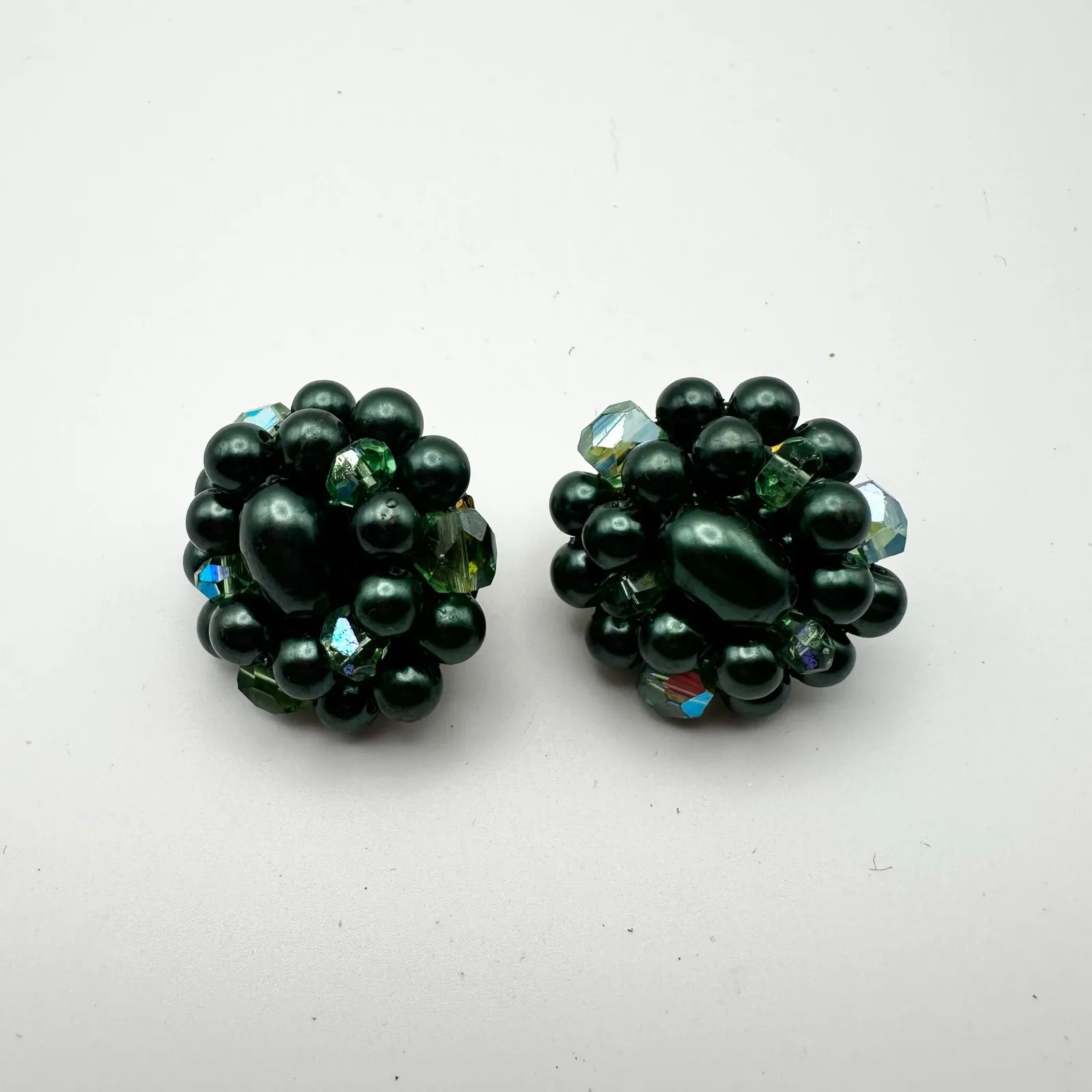 Vintage Japan Marked Dark Green Round Beaded Cluster Clip On Earrings Gold - Image 4