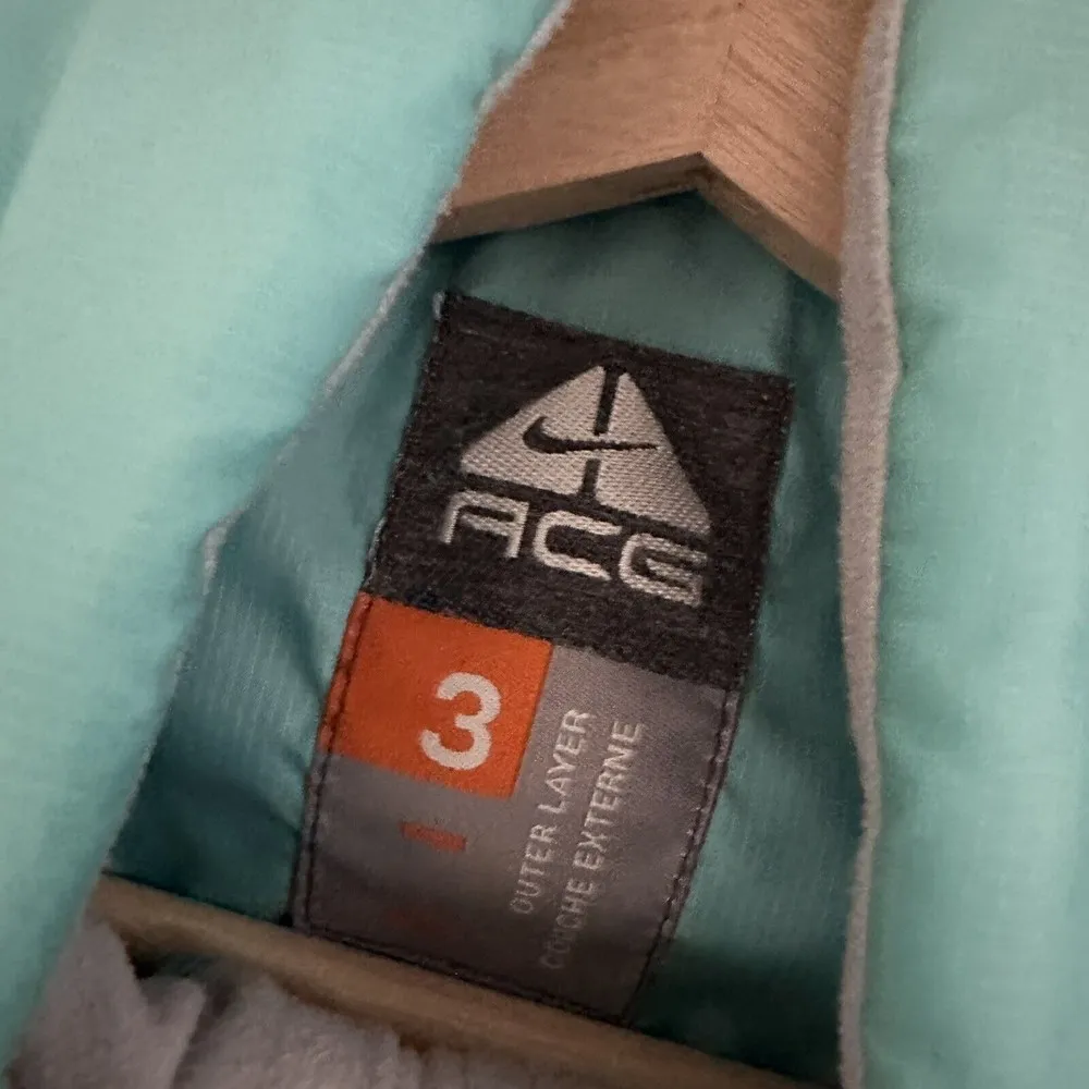 Nike ACG Jacket Women’s Outer Layer Level 3 Puffer Down Snow Ski Warm Medium Green - Image 4