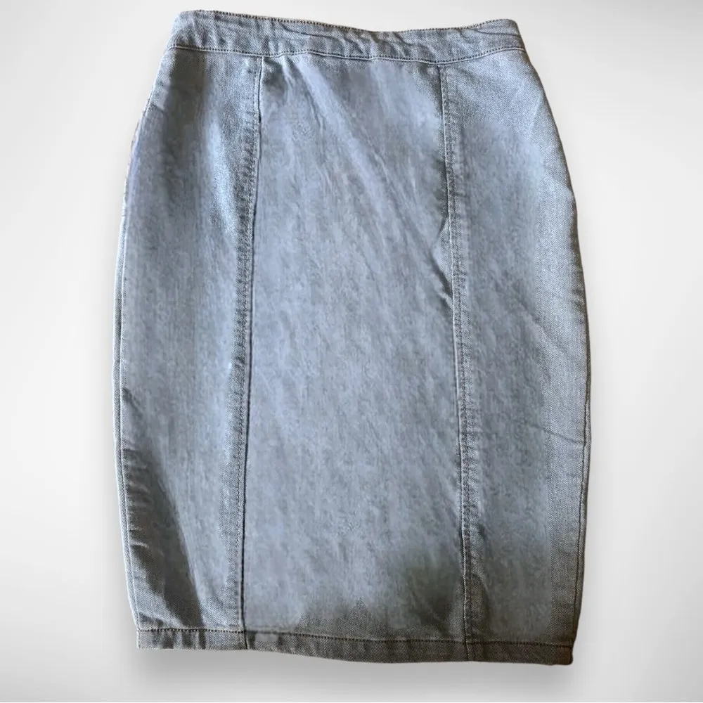 MARILYN MONROE Light Wash Zip Front Denim Pencil Skirt Small | EUC - Image 3