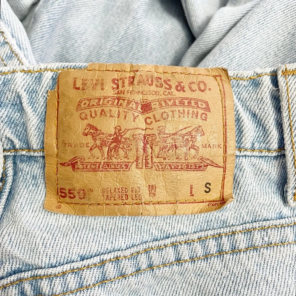Vintage Levi’s 550 Relaxed Fit Tapered Leg Jeans Light Wash Women’s Size 27 | 4 - Image 6