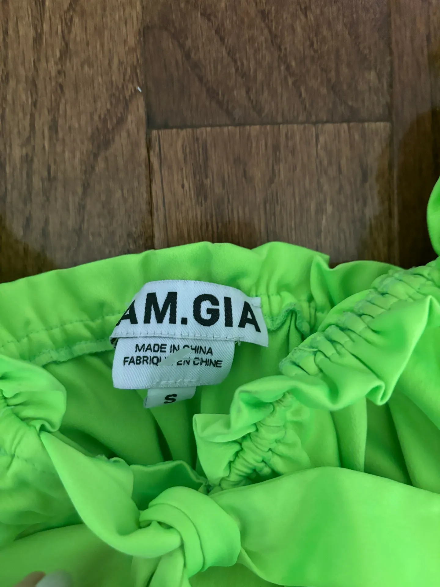 I am gia neon green naomi top - Image 10