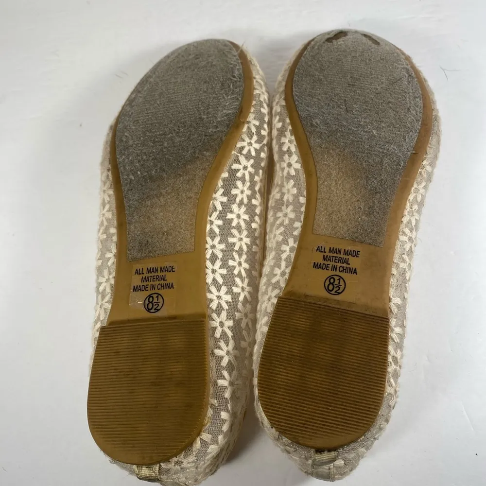 Soda Mesh Off White Floral Stitched Flats - Size 8.5 - Image 8