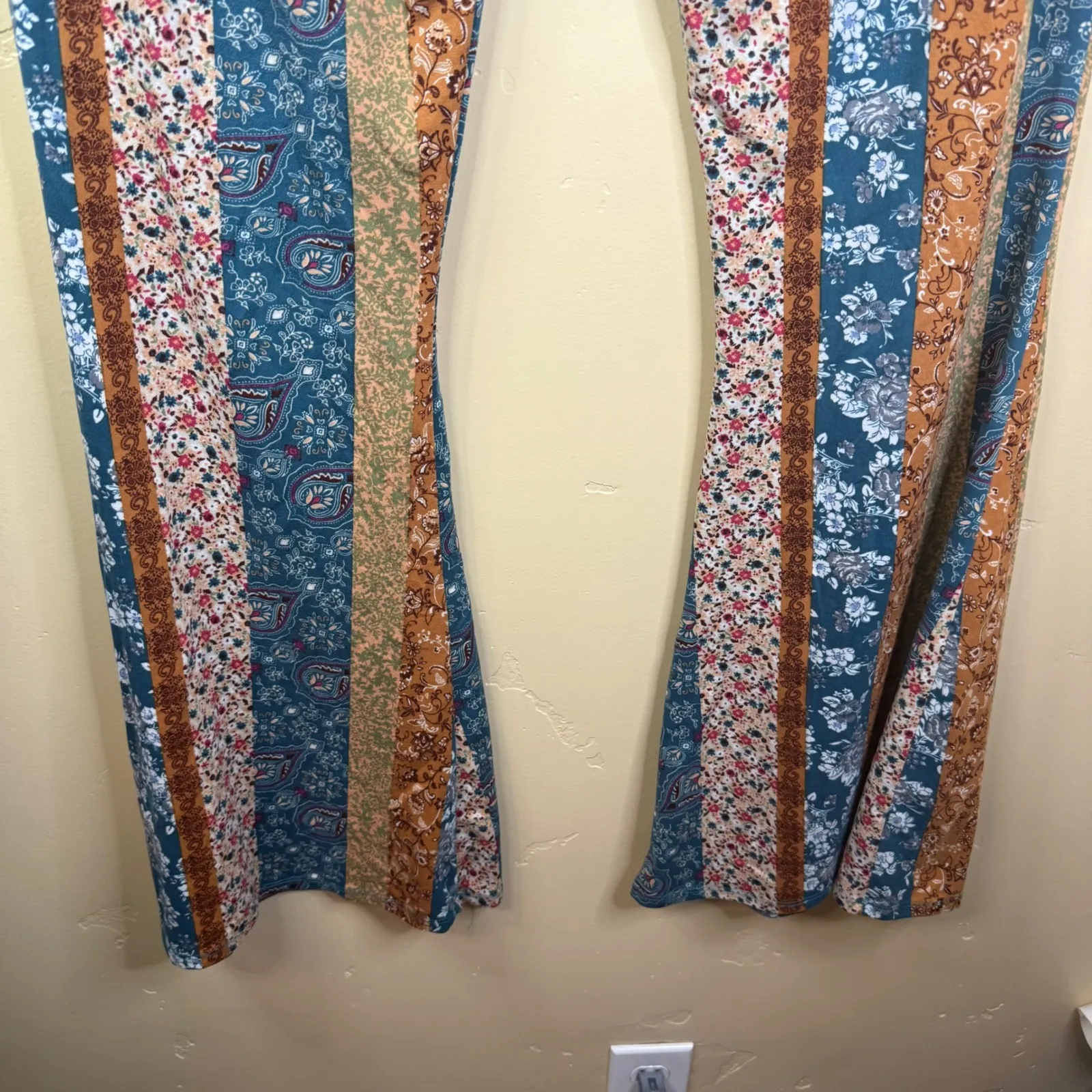 Earthbound‎ Trading Co XL Floral Paisley Flare Leggings Boho Retro Pants Bell Blue Size 1X - Image 5