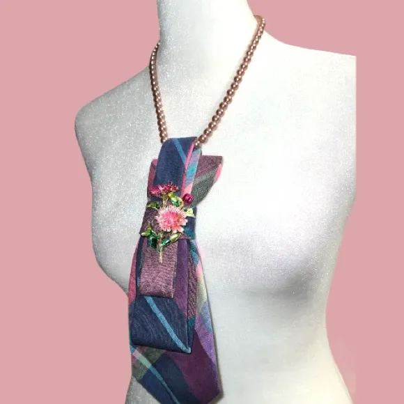 “Dainty Dapper”Purple and Pink Floral Brooch necktie Necklace Purple - Image 3